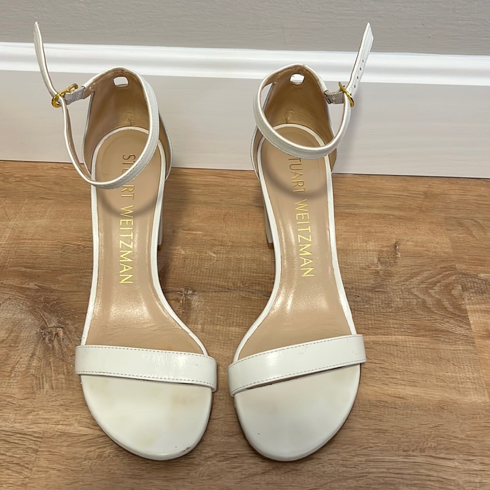 Stuart Weitzman Nearly Nude sandals in white leather, size 7